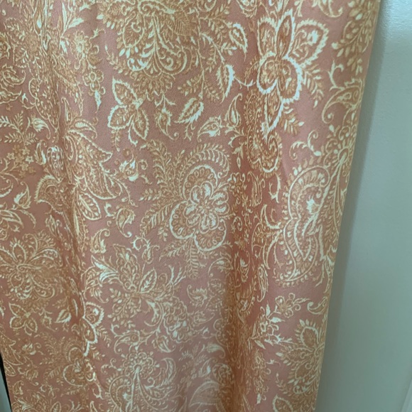 Paisley peach silk slip with a waterfall neck line from lilyful - Picture 5 of 5